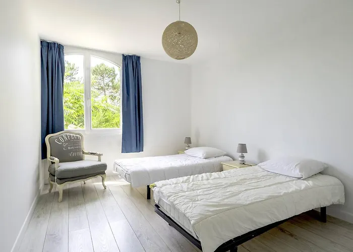 Villa Familiale Pres Du Moulleau Et Des Arbousiers Avec Grand Jardin Et Terrasse - Fr-1-433-18 *